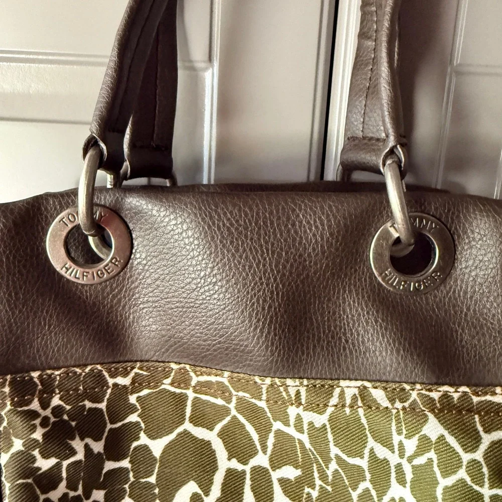 Tommy Hilfiger Womens Y2K Olive Green Brown Giraffe Print Satchel Handbag, Small